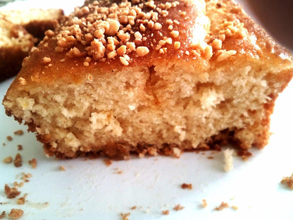 Cinnamon raisin loaf cake